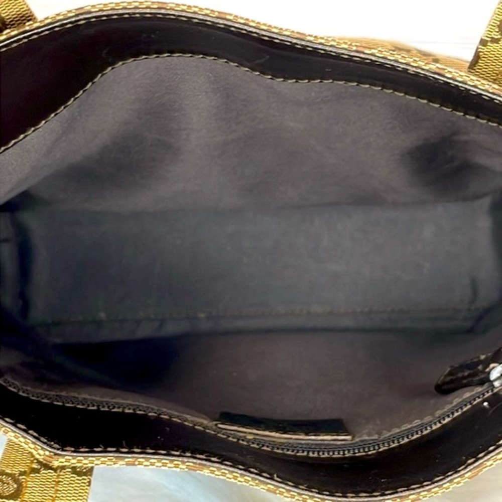Gucci GG Canvas Handbag - Picture 10 of 16